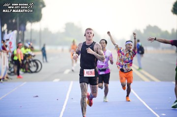 BINH DUONG NEW CITY HALF MARATHON 2024 - Ảnh #1775636
