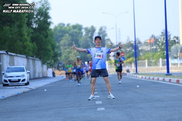 BINH DUONG NEW CITY HALF MARATHON 2024 - Ảnh #1763736