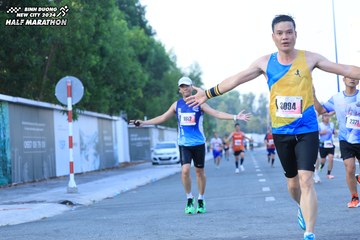 BINH DUONG NEW CITY HALF MARATHON 2024 - Ảnh #1775435