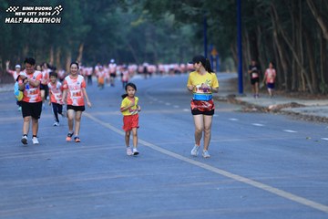 BINH DUONG NEW CITY HALF MARATHON 2024 - Ảnh #1773692