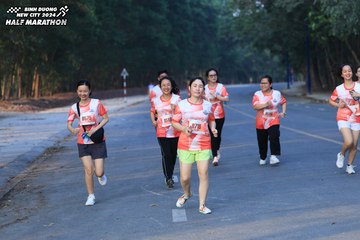 BINH DUONG NEW CITY HALF MARATHON 2024 - Ảnh #1774679