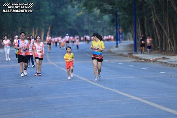BINH DUONG NEW CITY HALF MARATHON 2024 - Ảnh #1773674