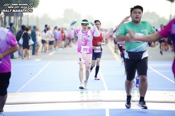 BINH DUONG NEW CITY HALF MARATHON 2024 - Ảnh #1769390