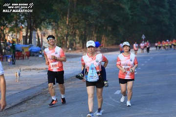 BINH DUONG NEW CITY HALF MARATHON 2024 - Ảnh #1774396