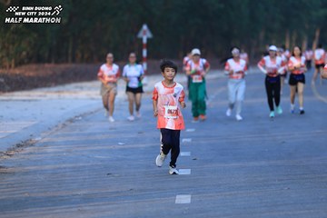BINH DUONG NEW CITY HALF MARATHON 2024 - Ảnh #1773742