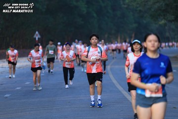 BINH DUONG NEW CITY HALF MARATHON 2024 - Ảnh #1773149