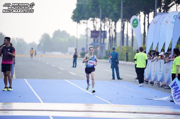 BINH DUONG NEW CITY HALF MARATHON 2024 - Ảnh #1773216