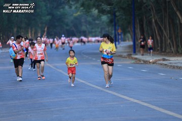BINH DUONG NEW CITY HALF MARATHON 2024 - Ảnh #1773679