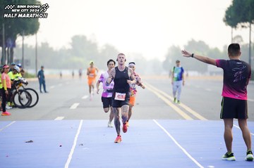 BINH DUONG NEW CITY HALF MARATHON 2024 - Ảnh #1775549