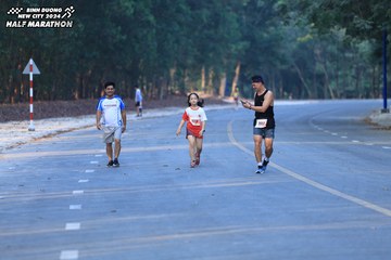 BINH DUONG NEW CITY HALF MARATHON 2024 - Ảnh #1774712