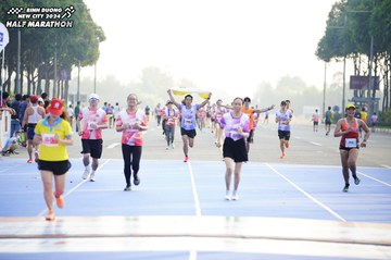 BINH DUONG NEW CITY HALF MARATHON 2024 - Ảnh #1762127