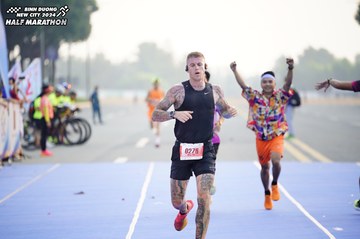BINH DUONG NEW CITY HALF MARATHON 2024 - Ảnh #1775651