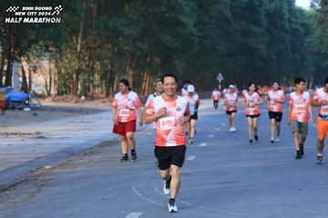 BINH DUONG NEW CITY HALF MARATHON 2024 - Ảnh #1774316