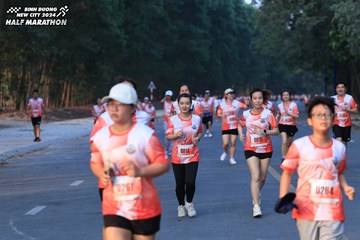 BINH DUONG NEW CITY HALF MARATHON 2024 - Ảnh #1773364