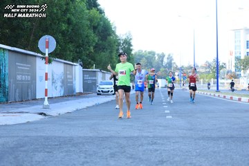 BINH DUONG NEW CITY HALF MARATHON 2024 - Ảnh #1775850