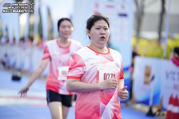 BINH DUONG NEW CITY HALF MARATHON 2024 - Ảnh #1763493