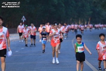 BINH DUONG NEW CITY HALF MARATHON 2024 - Ảnh #1772904