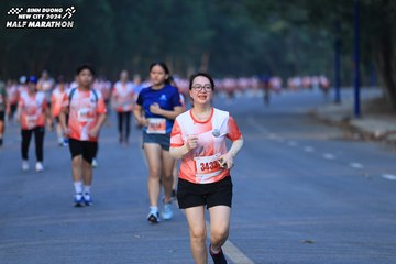 BINH DUONG NEW CITY HALF MARATHON 2024 - Ảnh #1773087