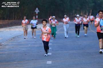 BINH DUONG NEW CITY HALF MARATHON 2024 - Ảnh #1773743