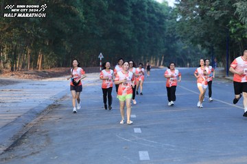 BINH DUONG NEW CITY HALF MARATHON 2024 - Ảnh #1774660