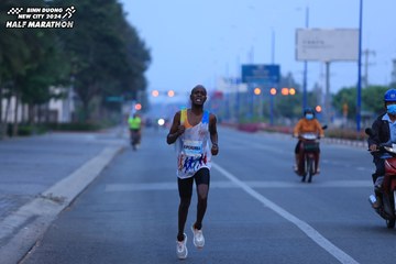 BINH DUONG NEW CITY HALF MARATHON 2024 - Ảnh #1763976
