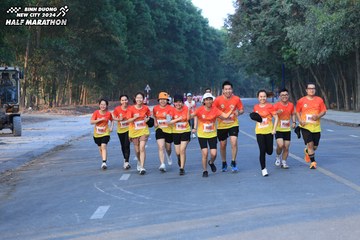 BINH DUONG NEW CITY HALF MARATHON 2024 - Ảnh #1774614