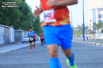 BINH DUONG NEW CITY HALF MARATHON 2024 - Ảnh #1775683