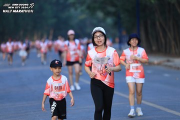 BINH DUONG NEW CITY HALF MARATHON 2024 - Ảnh #1773934