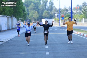 BINH DUONG NEW CITY HALF MARATHON 2024 - Ảnh #1769374