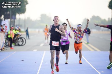 BINH DUONG NEW CITY HALF MARATHON 2024 - Ảnh #1775627