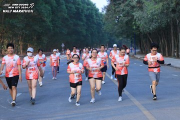 BINH DUONG NEW CITY HALF MARATHON 2024 - Ảnh #1773425