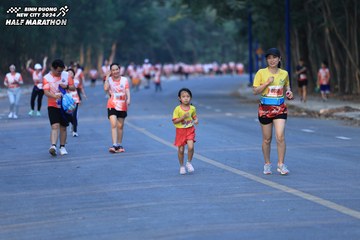BINH DUONG NEW CITY HALF MARATHON 2024 - Ảnh #1773705