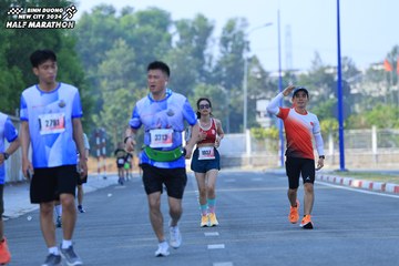 BINH DUONG NEW CITY HALF MARATHON 2024 - Ảnh #1768380