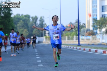 BINH DUONG NEW CITY HALF MARATHON 2024 - Ảnh #1763865