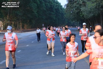 BINH DUONG NEW CITY HALF MARATHON 2024 - Ảnh #1773448