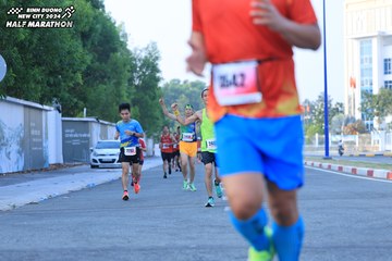 BINH DUONG NEW CITY HALF MARATHON 2024 - Ảnh #1775674