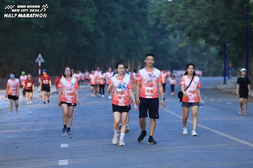 BINH DUONG NEW CITY HALF MARATHON 2024 - Ảnh #1773969