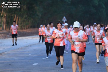 BINH DUONG NEW CITY HALF MARATHON 2024 - Ảnh #1773335