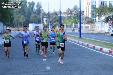 BINH DUONG NEW CITY HALF MARATHON 2024 - Ảnh #1774961