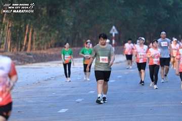 BINH DUONG NEW CITY HALF MARATHON 2024 - Ảnh #1773265