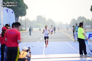 BINH DUONG NEW CITY HALF MARATHON 2024 - Ảnh #1773959
