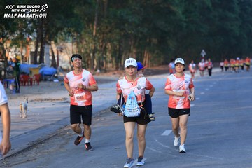 BINH DUONG NEW CITY HALF MARATHON 2024 - Ảnh #1774391