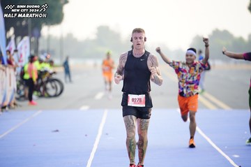 BINH DUONG NEW CITY HALF MARATHON 2024 - Ảnh #1775655