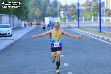 BINH DUONG NEW CITY HALF MARATHON 2024 - Ảnh #1775143