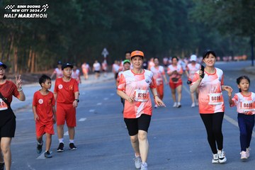 BINH DUONG NEW CITY HALF MARATHON 2024 - Ảnh #1774077