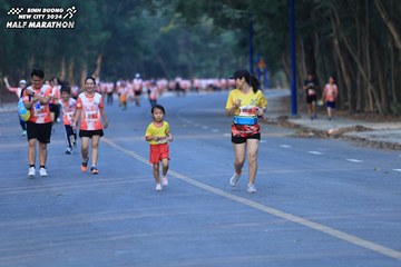 BINH DUONG NEW CITY HALF MARATHON 2024 - Ảnh #1773689