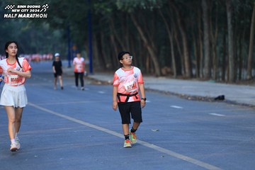 BINH DUONG NEW CITY HALF MARATHON 2024 - Ảnh #1773953