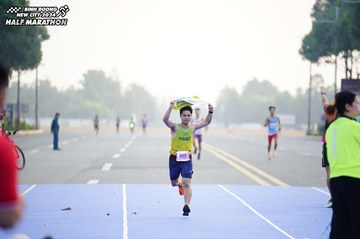 BINH DUONG NEW CITY HALF MARATHON 2024 - Ảnh #1774109