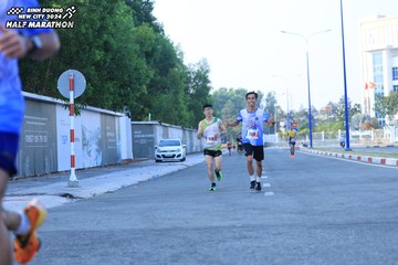 BINH DUONG NEW CITY HALF MARATHON 2024 - Ảnh #1775584