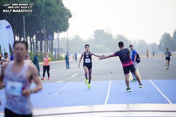 BINH DUONG NEW CITY HALF MARATHON 2024 - Ảnh #1772973